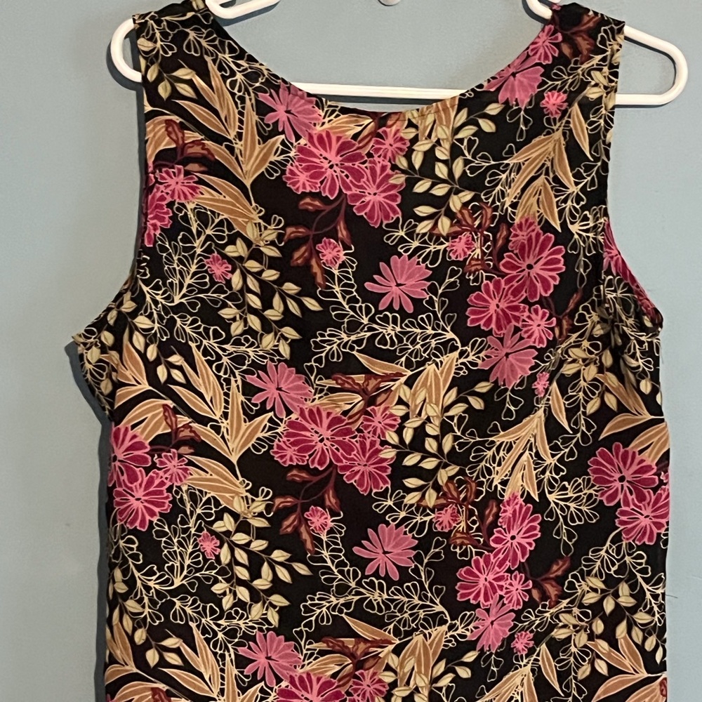 SELLING EMMA JAMES TOP FOR WOMEN SIZE 14 FLORAL COLOR SLEEVELESS PRE-OWNED— USED - Picture 2 of 10